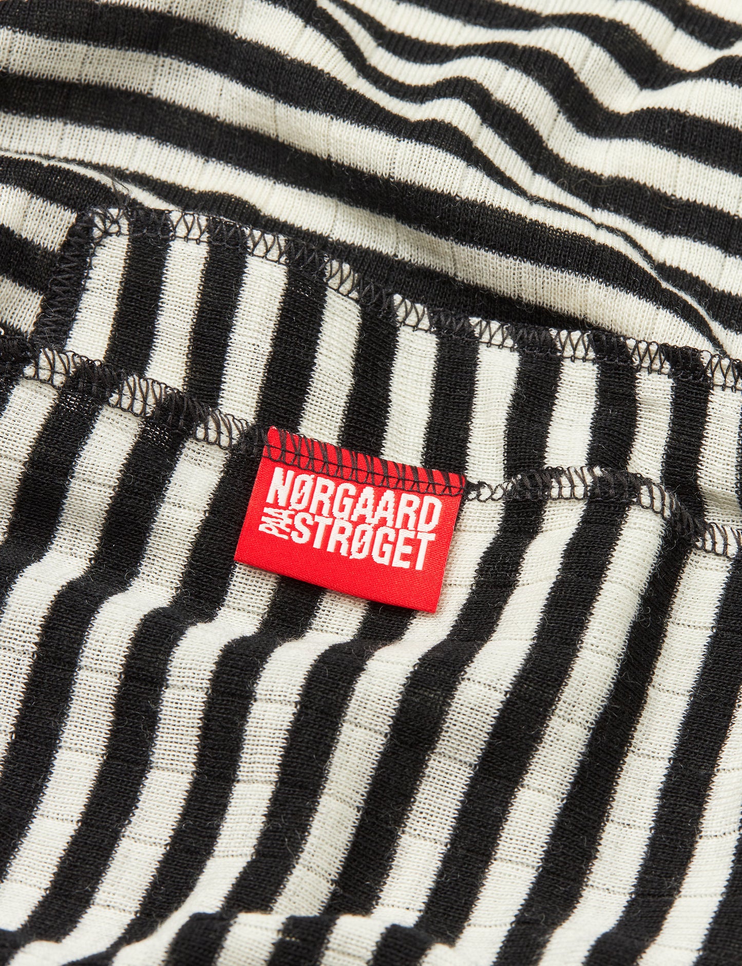 NPS Scarf Wool, Black/Ecru Stripe