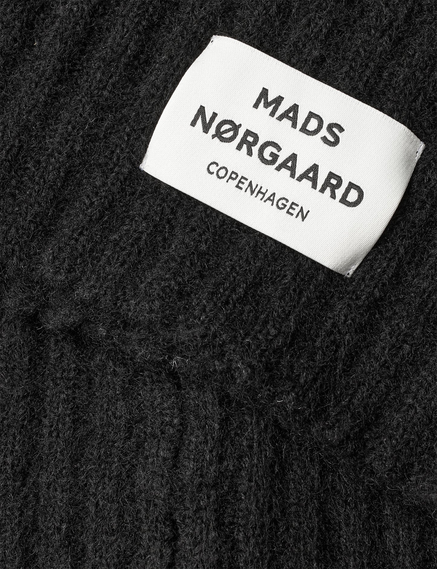 Tosca Snatie Neck Piece, Black