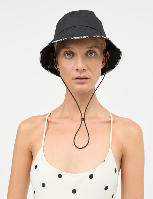 Sunny Line Bucket Hat, Jet Black